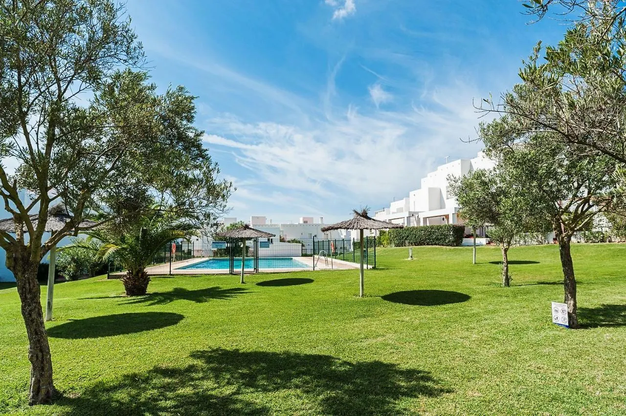 Apartamento Dúplex 2 habitaciones, piscina Solo mayores de 30 Conil De La Frontera España