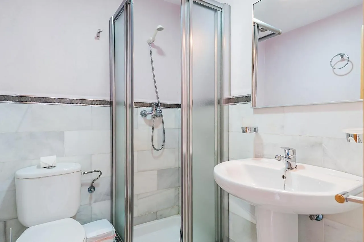 Dúplex 2 habitaciones, piscina Solo mayores de 30 Conil De La Frontera 0*,  España